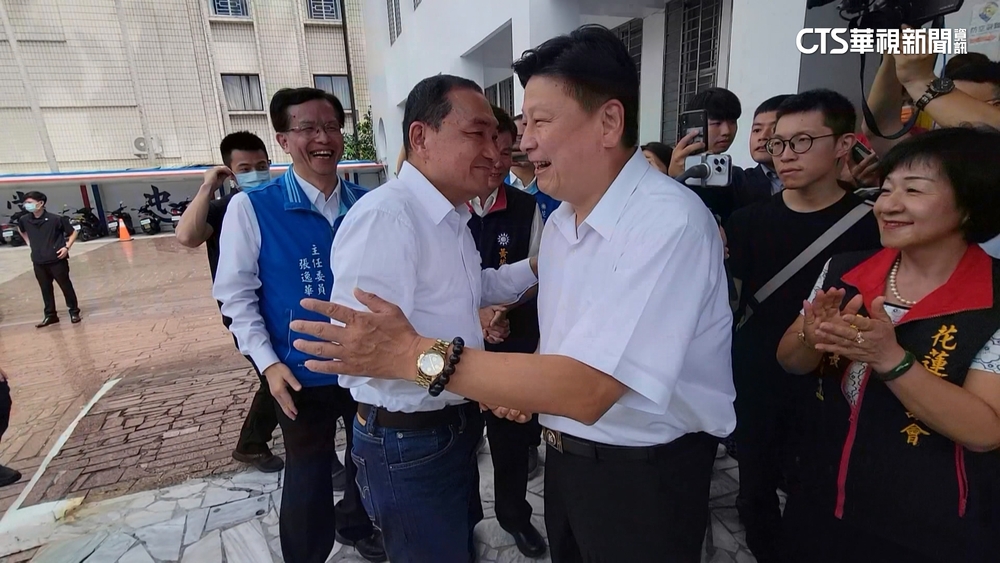 破冰？　侯友宜握手傅崐萁2秒鐘　合體互喊凍蒜