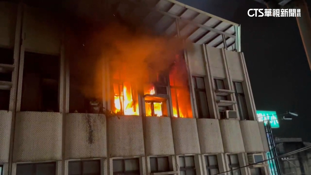 屏東疑氣爆意外　8旬翁被救出兒子命喪火窟