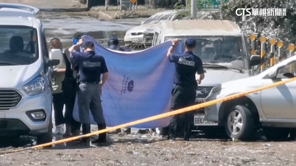 差一點就到家...　7旬夫妻做生意開車回程遭滅頂