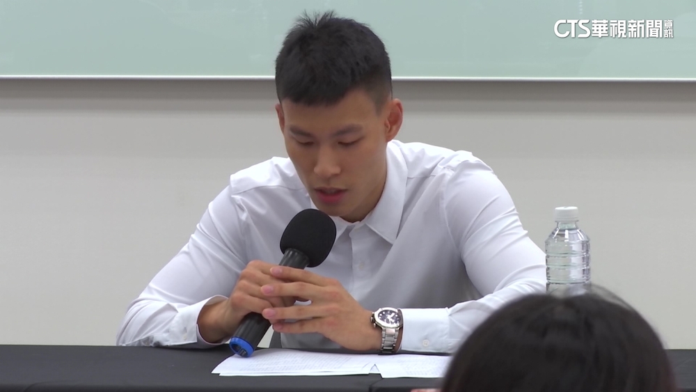 林秉聖為雙合約鞠躬道歉　台新領隊砲轟攻城獅