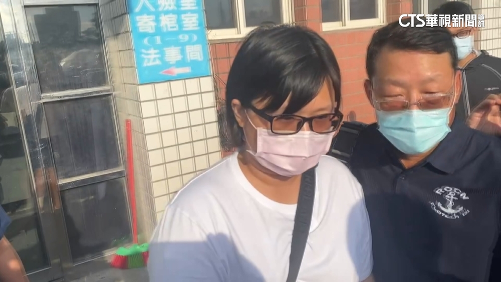 海軍女士官開車衝撞父子　高三生遭拖行宣告不治