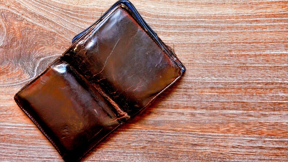 撿到皮夾45分鐘後才送交回失主　他遭提告侵占6900元