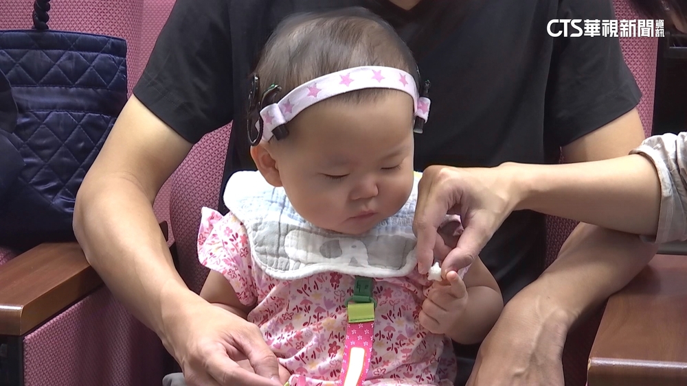 全台首位！女嬰裝雙側電子耳　健保全補助省160萬