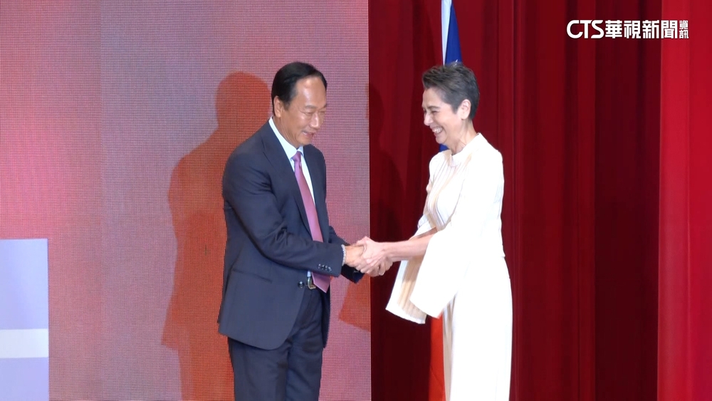 賴佩霞跨界參選副總統　專家：明星魅力可加分