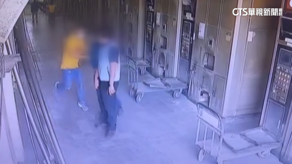 高雄殯儀館火化場衝突　技工持棍棒打技術員