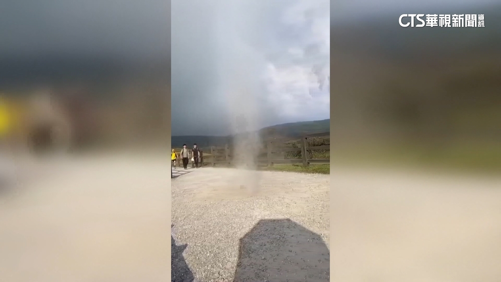 嚇！　爬陽明山驚見「龍捲風」？　專家駁為「塵捲風」