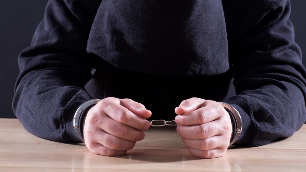 2街友吵架被惹怒　持鐵橇鋁棒打死同伴　法官這樣判