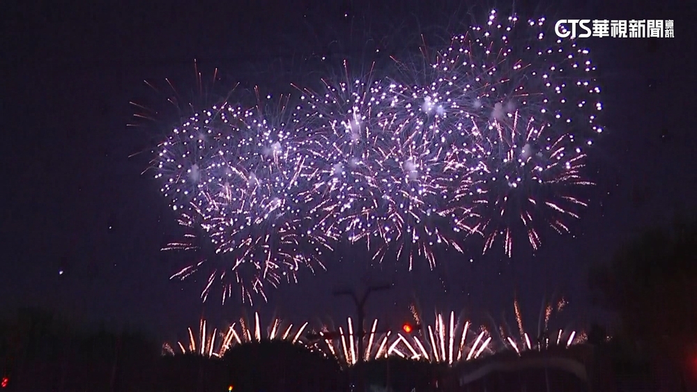 國慶焰火搶先看！　300秒1500發璀璨夜空