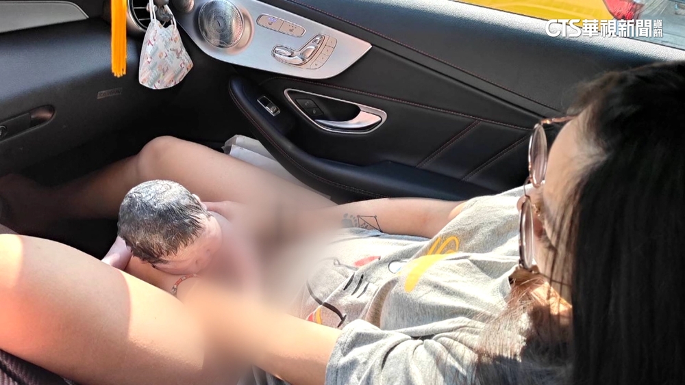 孕婦車上急產！　新手爸驚慌奔醫院急喊「怎麼辦」