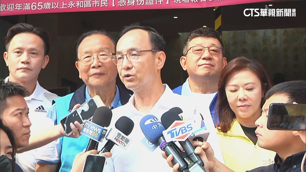 揭藍營內參民調　朱立倫：「1對1」侯.柯都贏賴