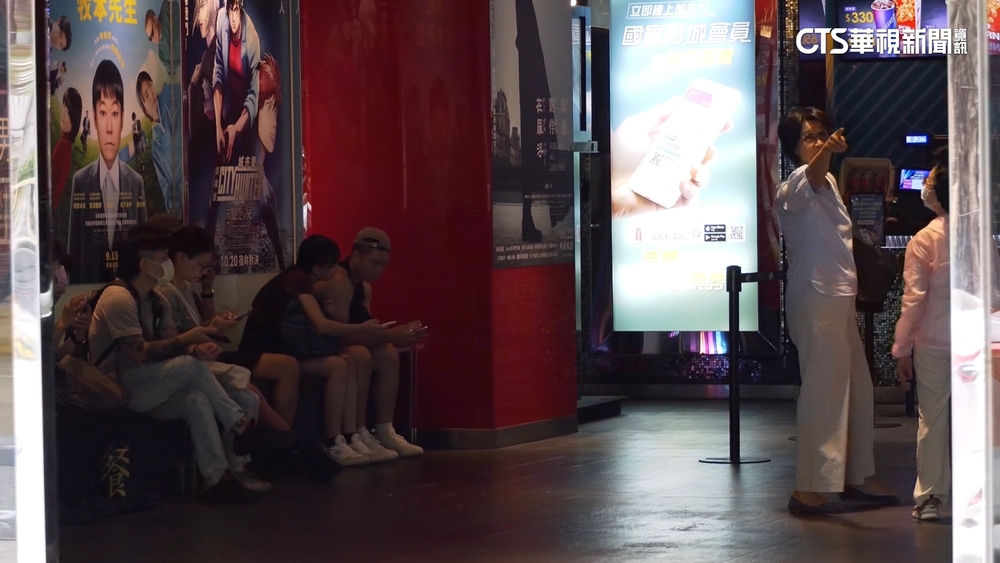 看電影遭外籍男飆罵怒喊告！　警疏失忘抄對方電話