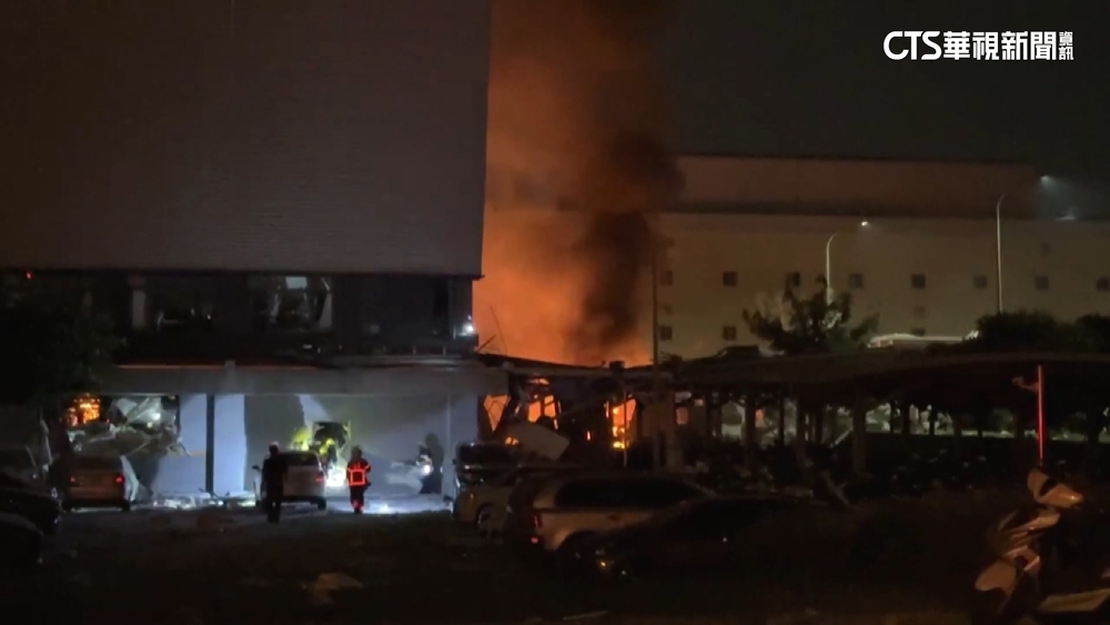 氣體外洩爆炸　屏消防局：疑射水和烷.天然氣反應