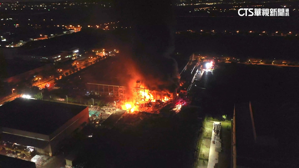 屏東高爾夫球具工廠爆炸火警　3消防殉職.逾百人傷