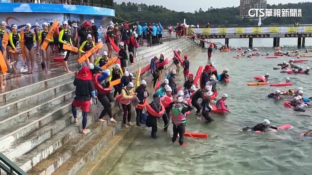 2.4萬人日月潭「下水餃」　壯男泳渡不適亡傳憾