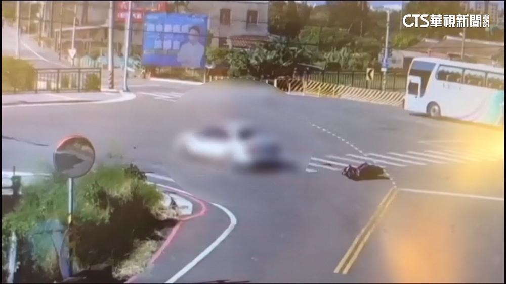 直行遭小客車擦撞　23歲女騎士送醫不治