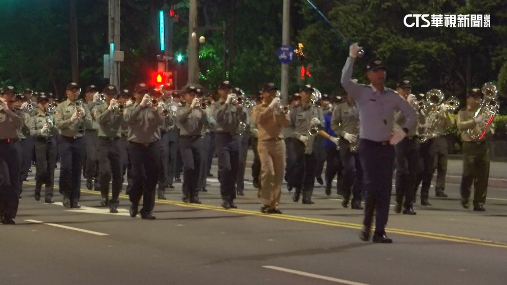 國慶預演登場　表演團體.樂儀隊彩排練走位