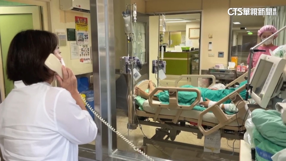 「腫像麵包超人還是帥」　重傷消防妻喊話：等你回家