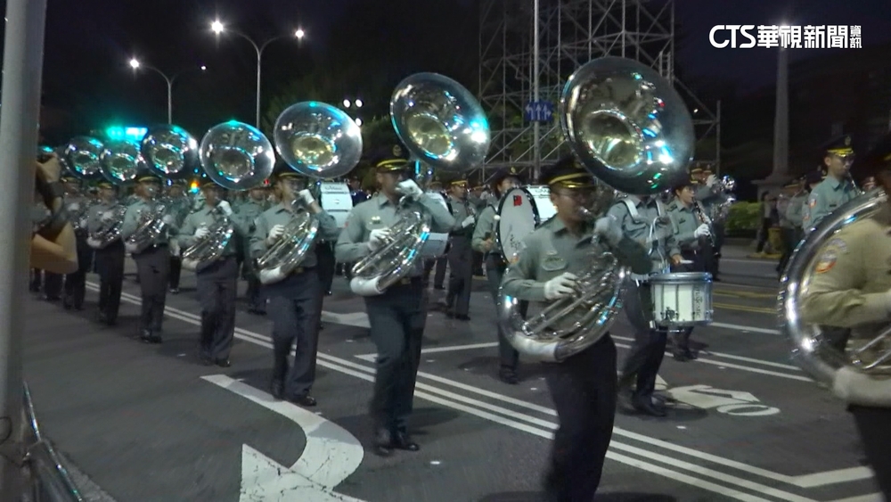 國慶預演緊鑼密鼓　樂儀隊彩排練走位吸睛