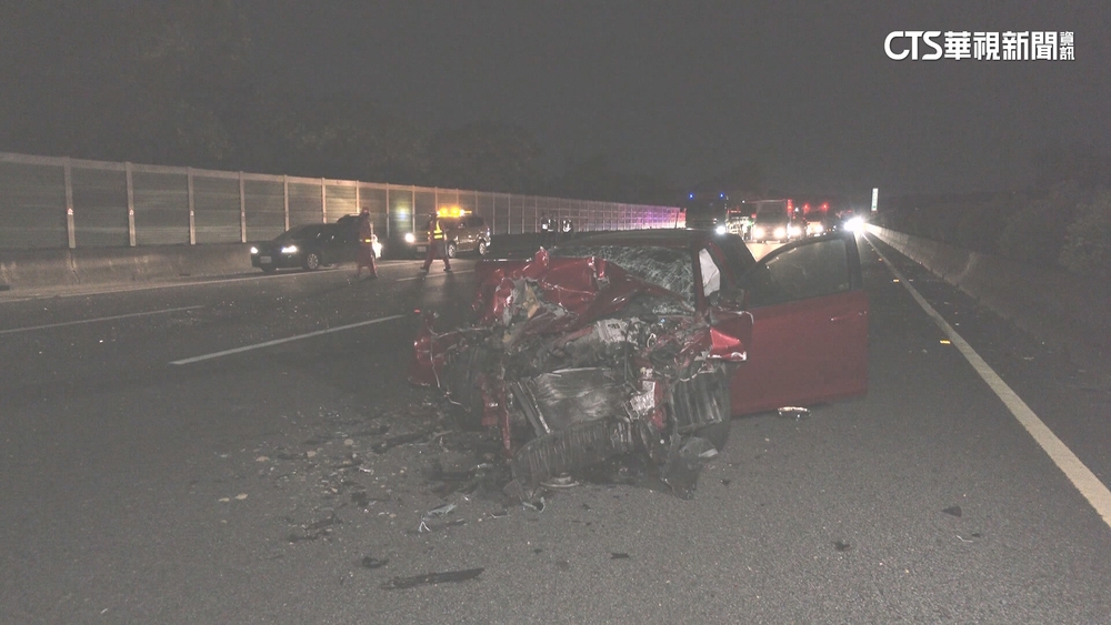 國道擦撞「停內線」釀二次事故　7車追撞1死3傷