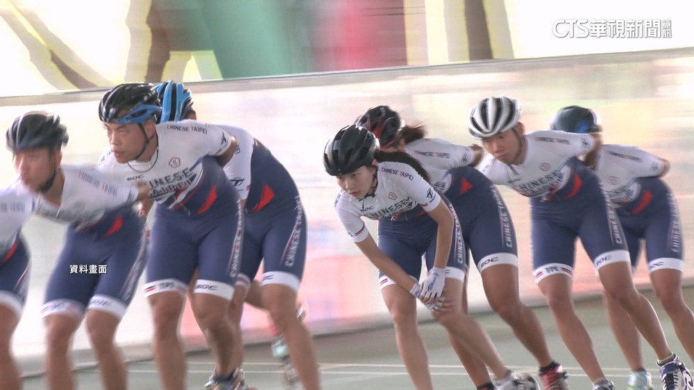 滑輪溜冰「金包銀」！　施沛妤.楊合貞共享頒獎台