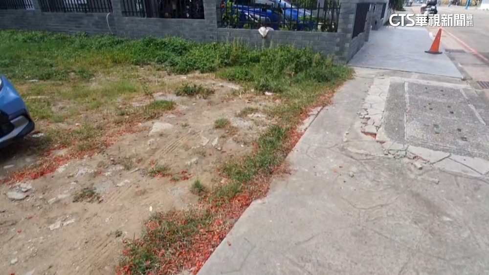 八里陣頭放「1公里鞭炮紅毯」　炸燒雜草火警依法舉發