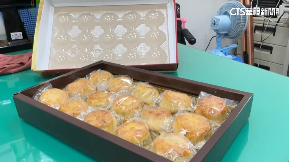 撿到月餅送派出所　傷腦筋！長滿螞蟻還不敢丟