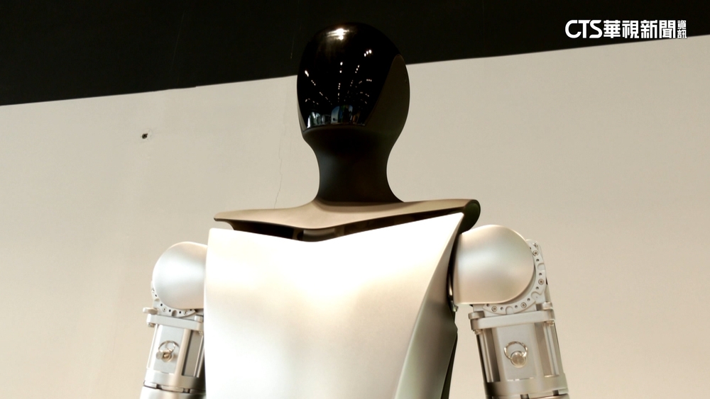 能分類積木.做瑜伽　特斯拉AI機器人首在台曝光