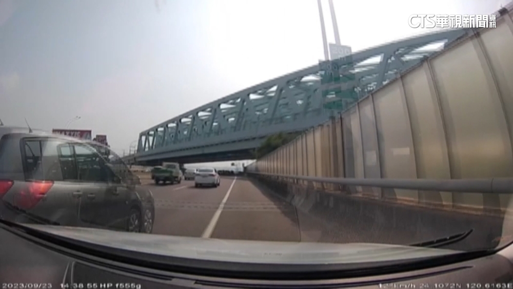 台74線暴衝蛇行再追撞　駕駛：油門故障卡住