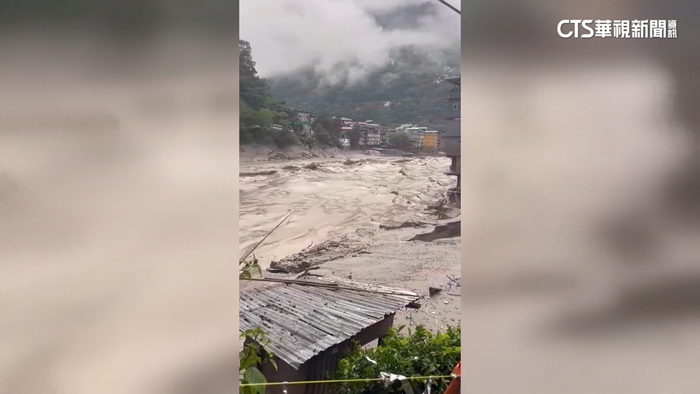 暴雨洪水襲印度東北部　10人死亡82人失蹤