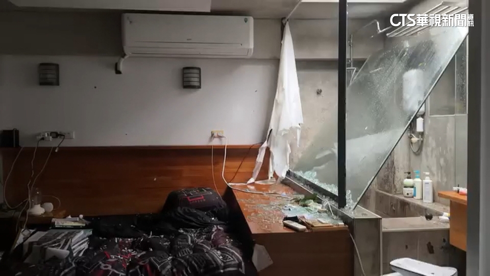 「小犬」17級破表強風猛襲蘭嶼　門窗秒飛.吹翻車