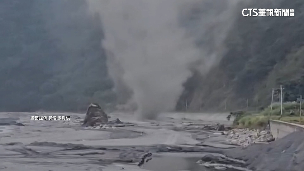 嚇人！「小犬」超強風力　南投武界颳出塵捲風