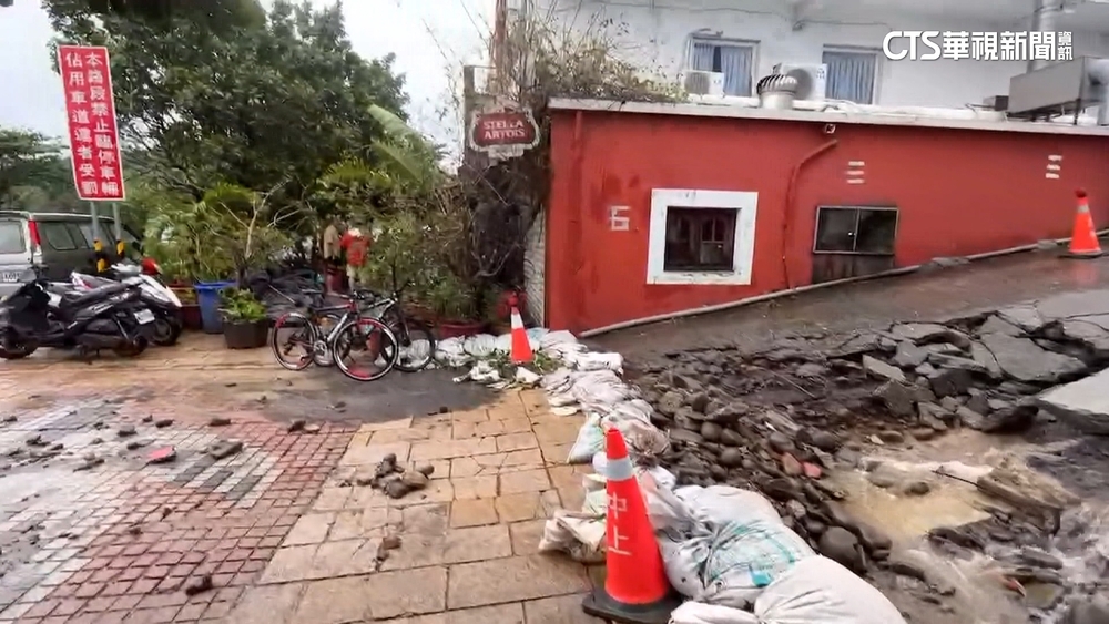 小犬襲！國慶連假前墾丁滿目瘡痍　南灣路隆起變水道