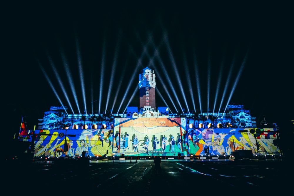 台漫魅力再現！ 張季雅作品登上國慶光雕舞台