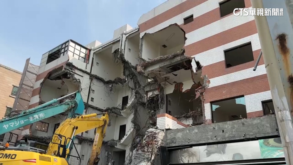 6年沒賣掉！台南透天厝遭譏「醜」　建商忍痛拆重建