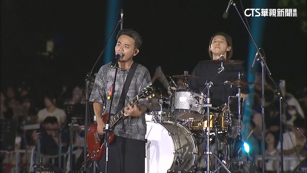 舞台限制滅火器「背對觀眾」　高爾宣「跨障礙」化解