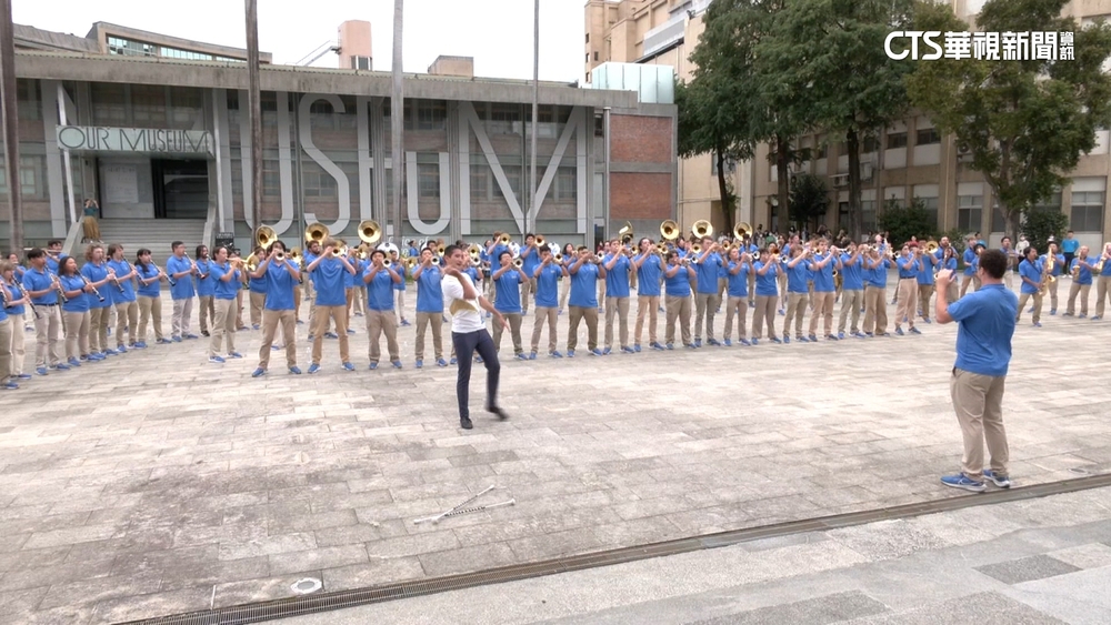 UCLA棕熊行進樂隊獲滿堂彩　赴姐妹校台藝大表演