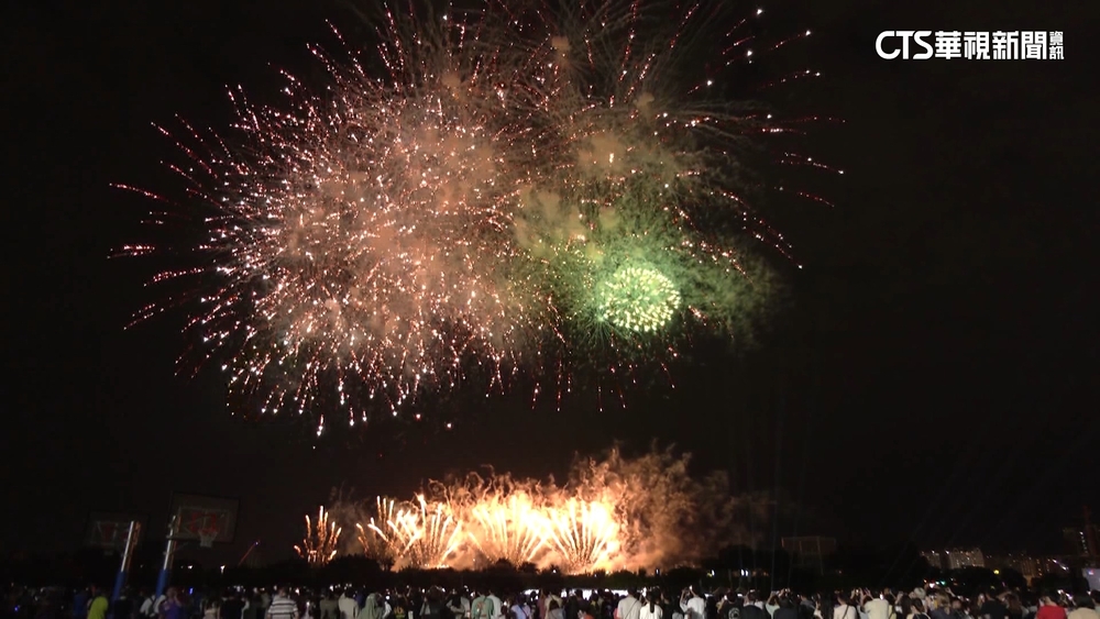 焰火早20分放挨轟　盧秀燕：維安考量按表操課