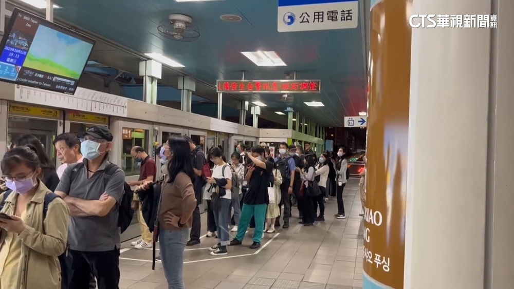 疑「電力問題」　北捷文湖線一度暫停行駛