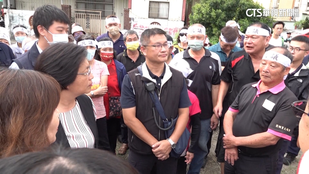 不滿興建瓦斯儲存場　彰居民包圍縣長抗議