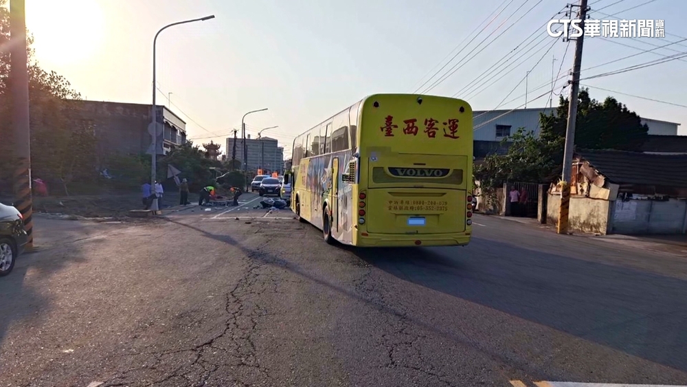 學生專車撞機車　79歲騎士遭撞飛傷重不治