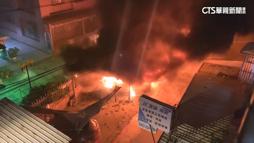 新北板橋深夜鐵皮屋火警　爆炸聲響嚇壞鄰居