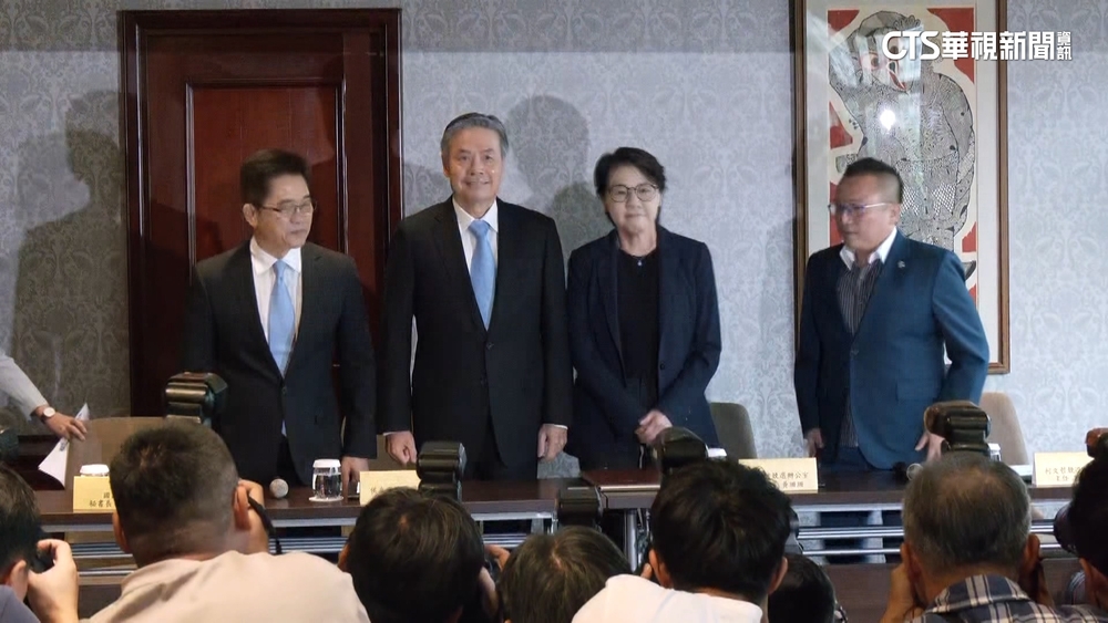 與柯營磋商郭柯合　「郭賴配」不登記方案出爐