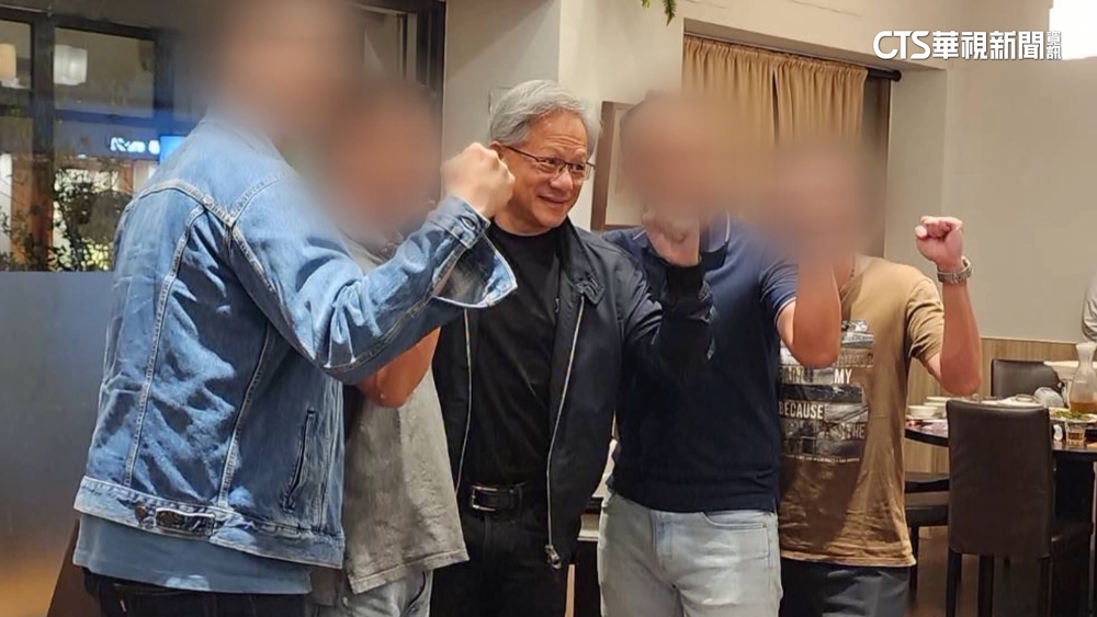 黃仁勳再訪川菜館　傳與廣達梁次震及高層餐敘