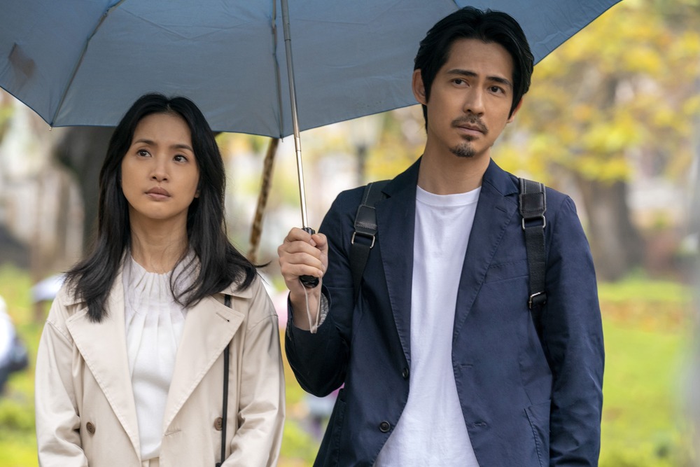 《車頂上的玄天上帝》由林依晨（左）、周渝民主演 / 圖 甲上娛樂提供