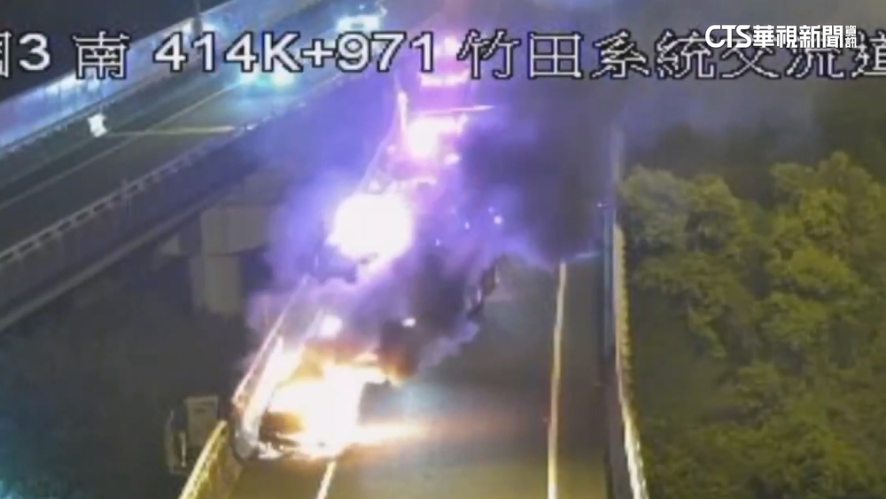 國3南下415K驚傳火燒車　警消灌救迅速撲滅