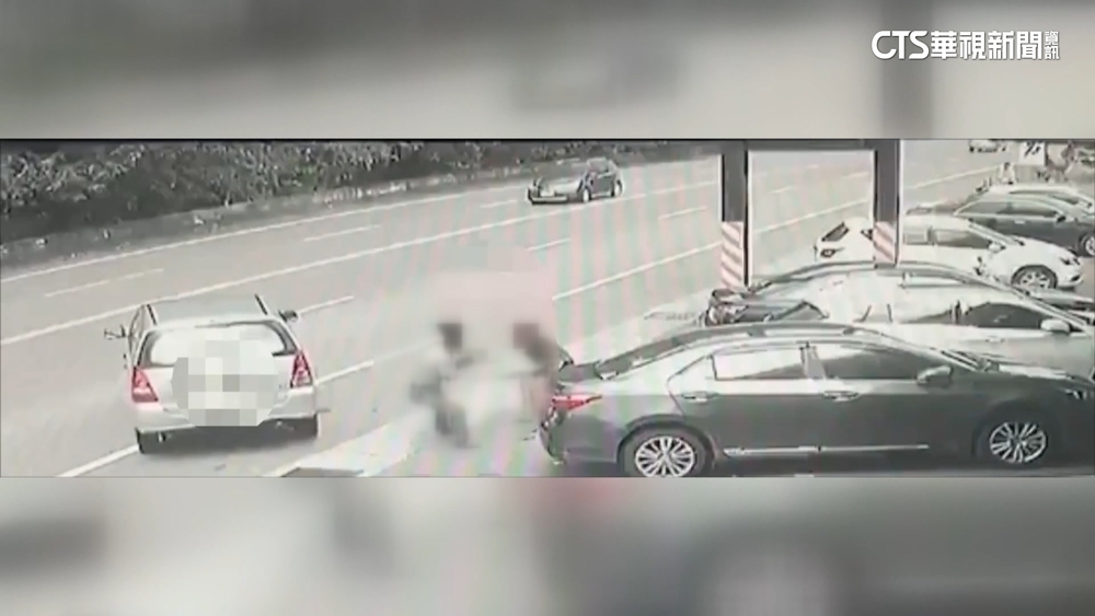 當街行搶百萬現金！　男護財遭歹徒拖行路中