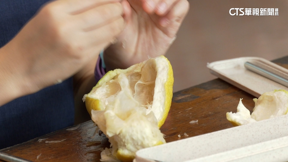 北市國小營養午餐給「整顆文旦」　家長評價兩極