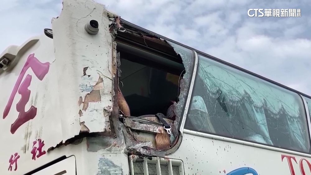 遊覽車坐哪「存活率」差很大　業者：駕駛後面較安全
