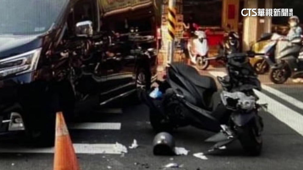 高雄廂型車迴轉騎士撞上　兩造「肇責比」引熱議