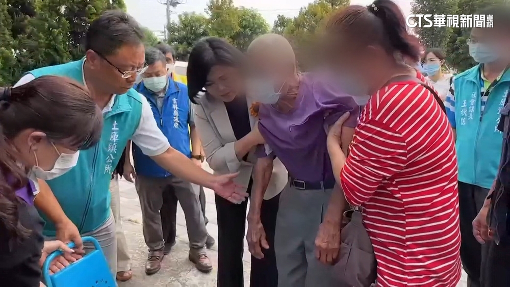 兒車禍喪命老父痛哭　死者二姊：不敢告訴癌母